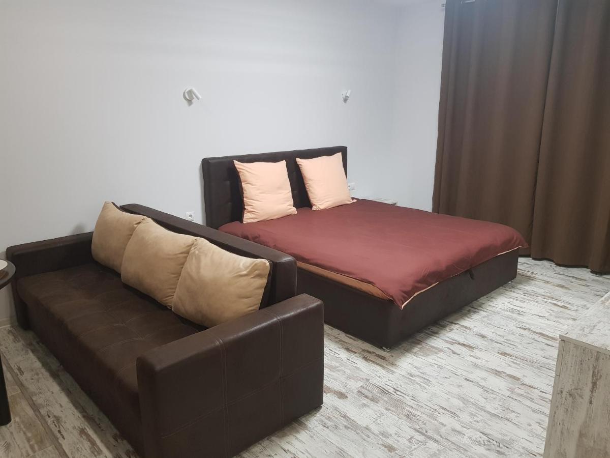Silver Star Apartment 40M Ужгород Екстер'єр фото